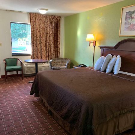 Royal Regency Inn Рок-Хилл Экстерьер фото