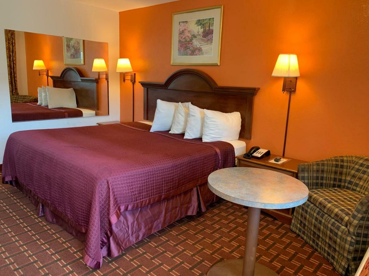 Royal Regency Inn Рок-Хилл Экстерьер фото